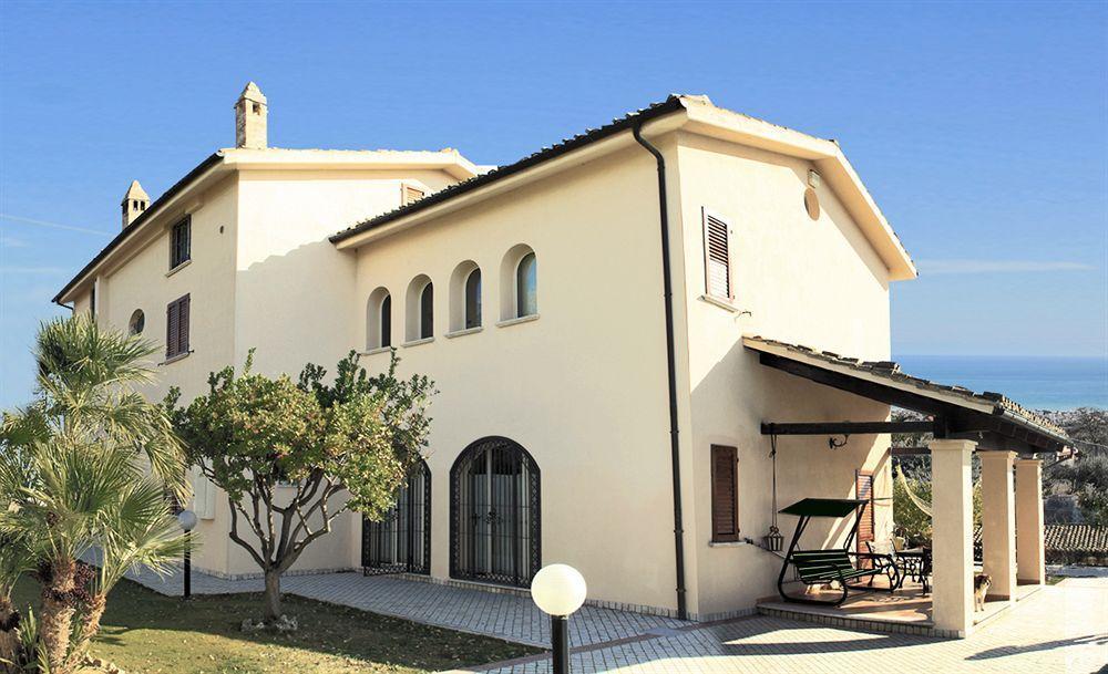 B&B Villa Floriana Торторето Экстерьер фото